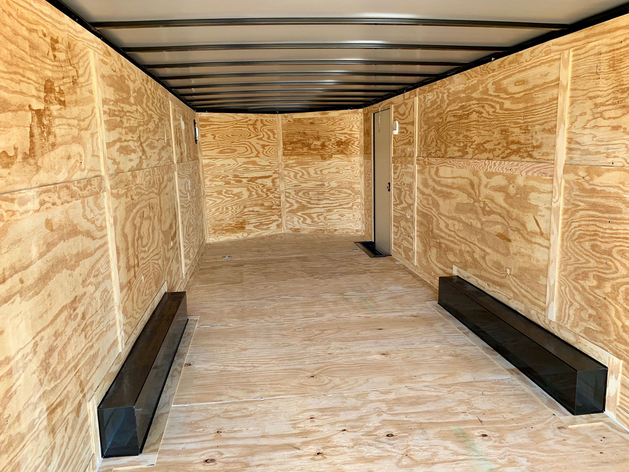 8.5x24 Enclosed Trailer - Image 4