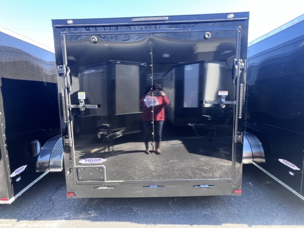 7 X 16 TA ENCLOSED CARGO TRAILER - Image 6