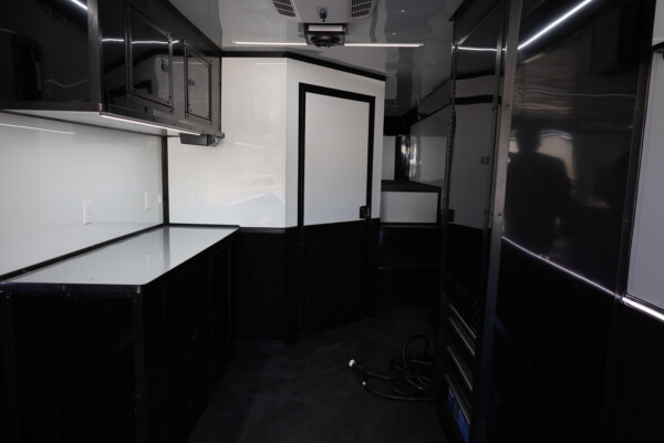 Freedom Trailers 8.5 X 40 GOOSENECK Enclosed Trailer - Image 14