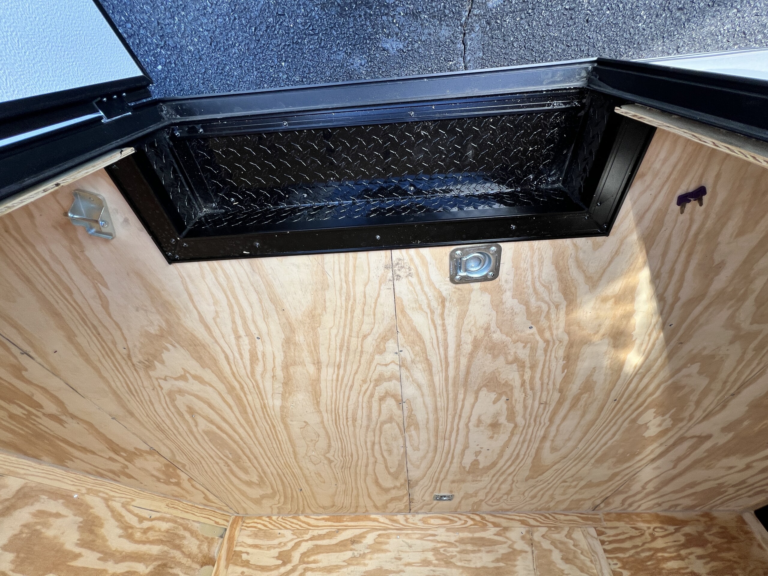 8.5 X 24 TA ENCLOSED CARGO TRAILER - Image 7