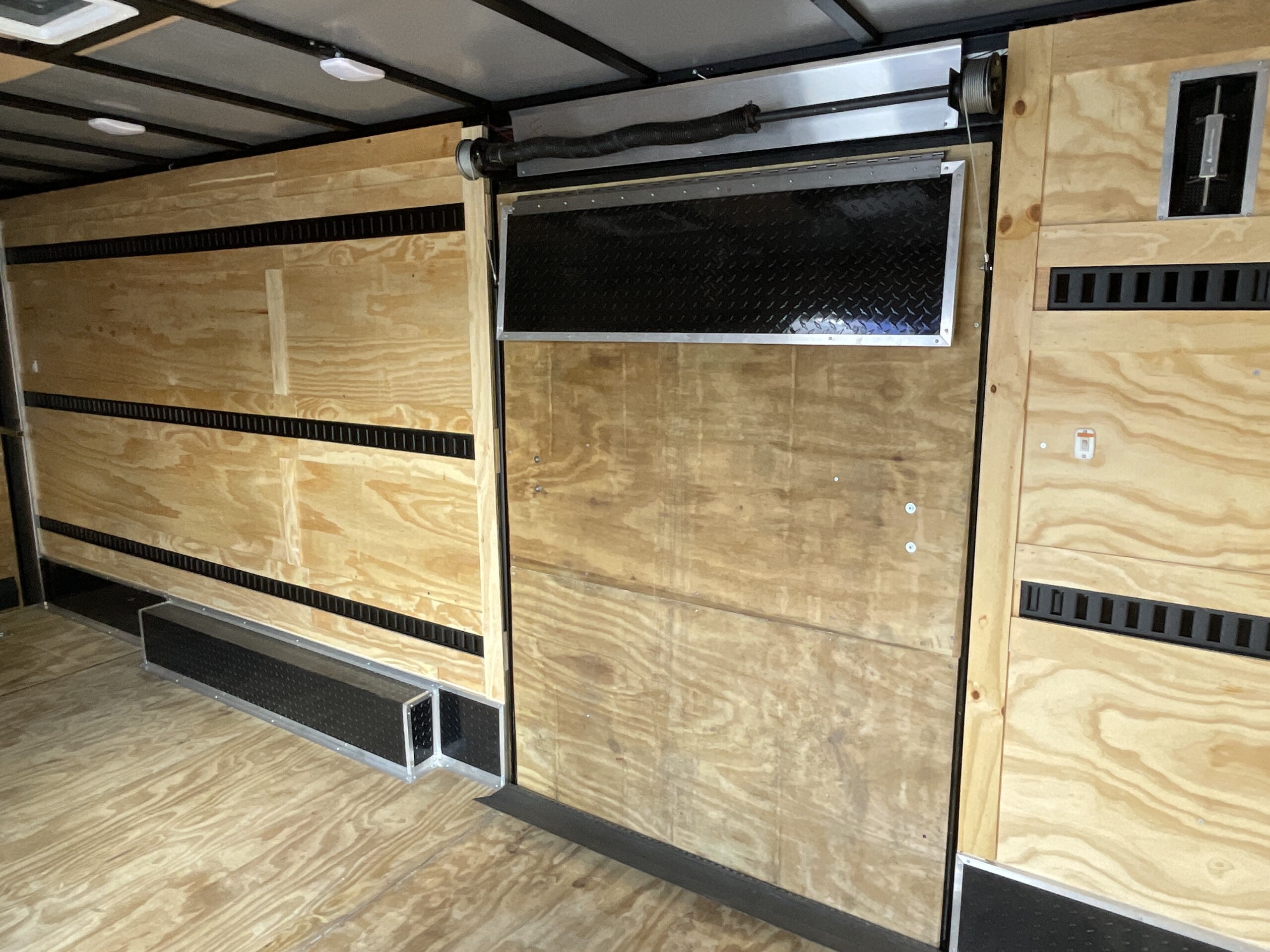 8.5 X 20 TA ENCLOSED CARGO TRAILER - Image 6