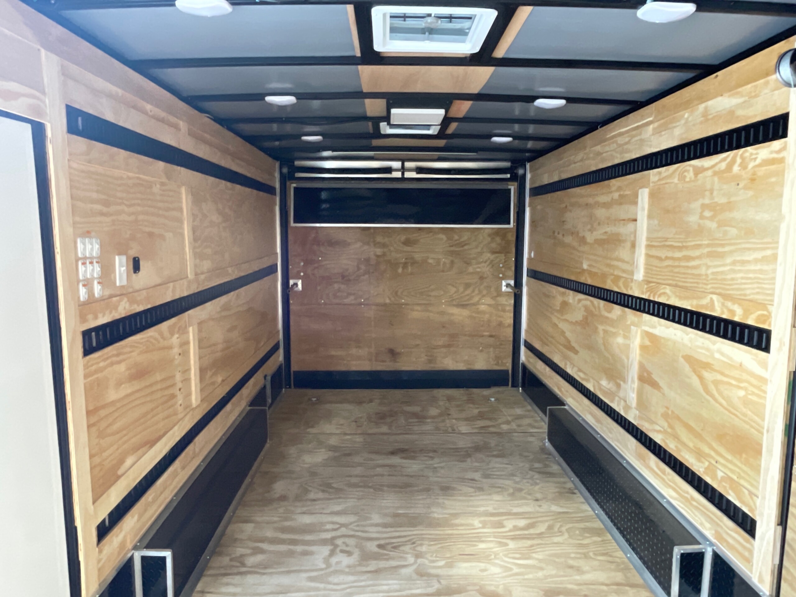 8.5 X 20 TA ENCLOSED CARGO TRAILER - Image 7