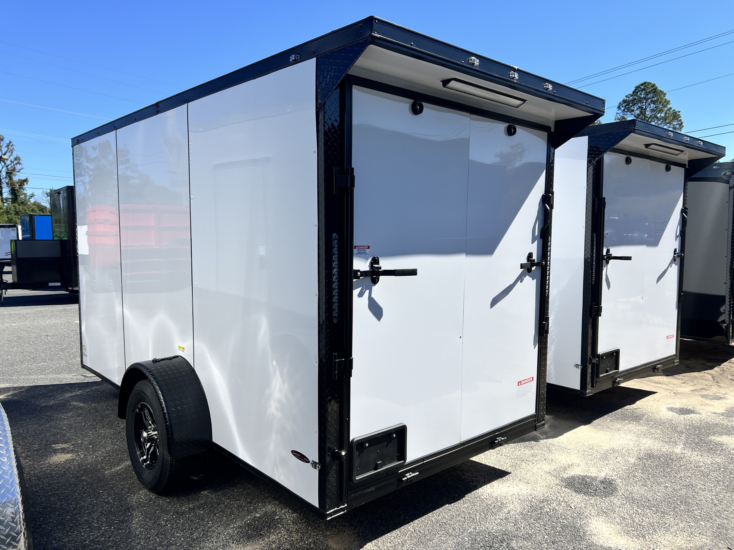 6 X 12 SA ENCLOSED CARGO TRAILER - Image 3