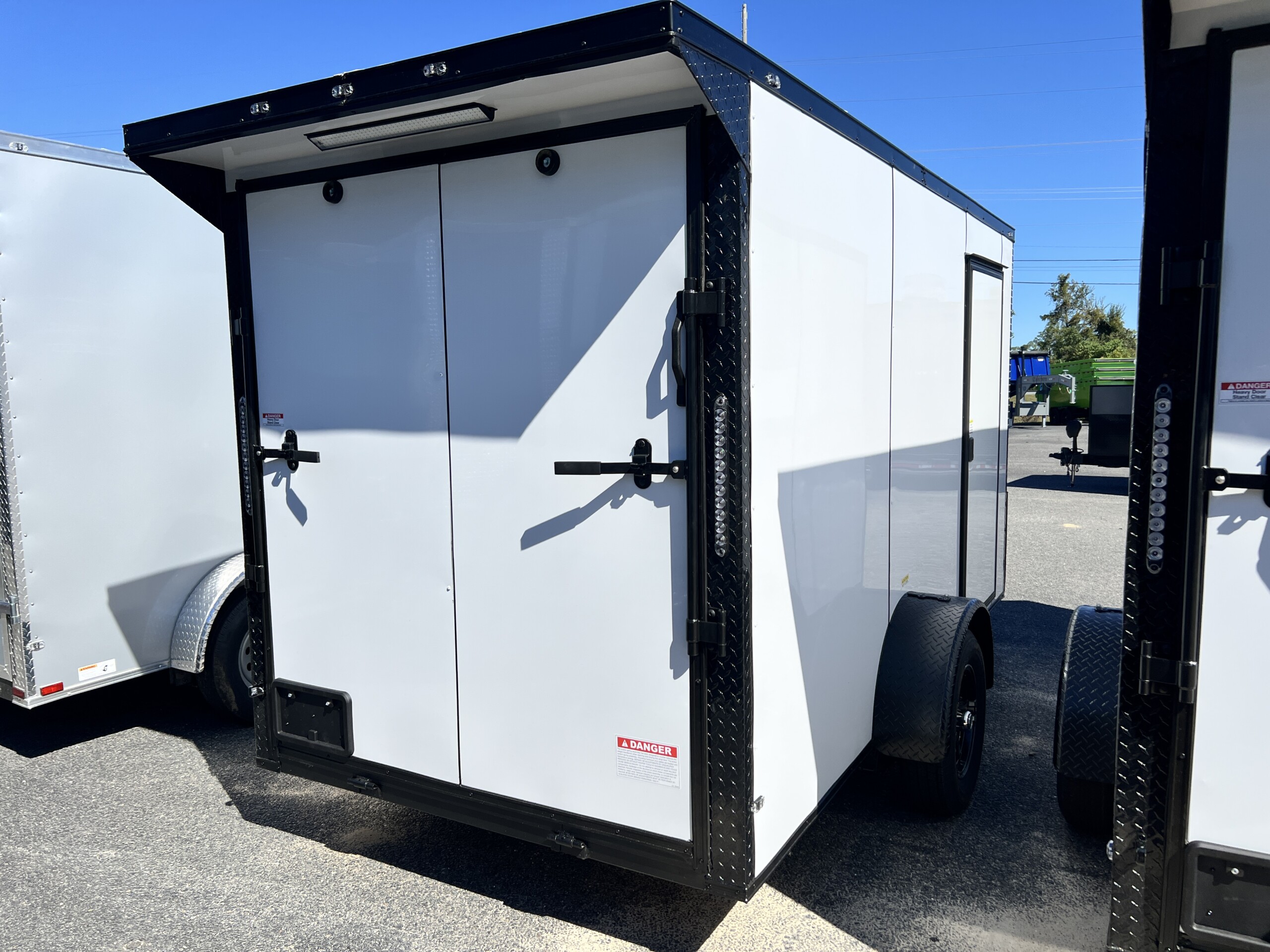6 X 12 SA ENCLOSED CARGO TRAILER - Image 4