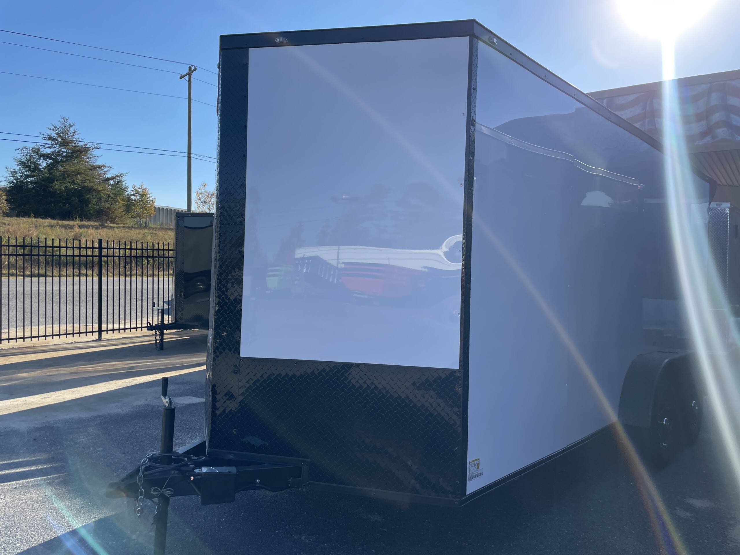 7 X 16 TA ENCLOSED CARGO TRAILER - Image 2