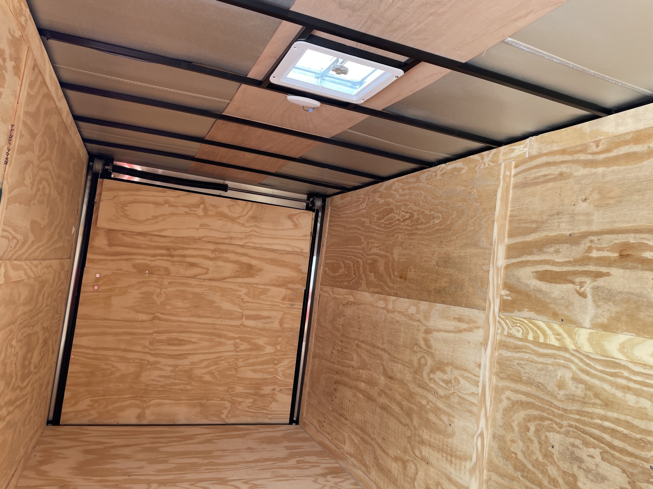 7 X 16 TA ENCLOSED CARGO TRAILER - Image 7