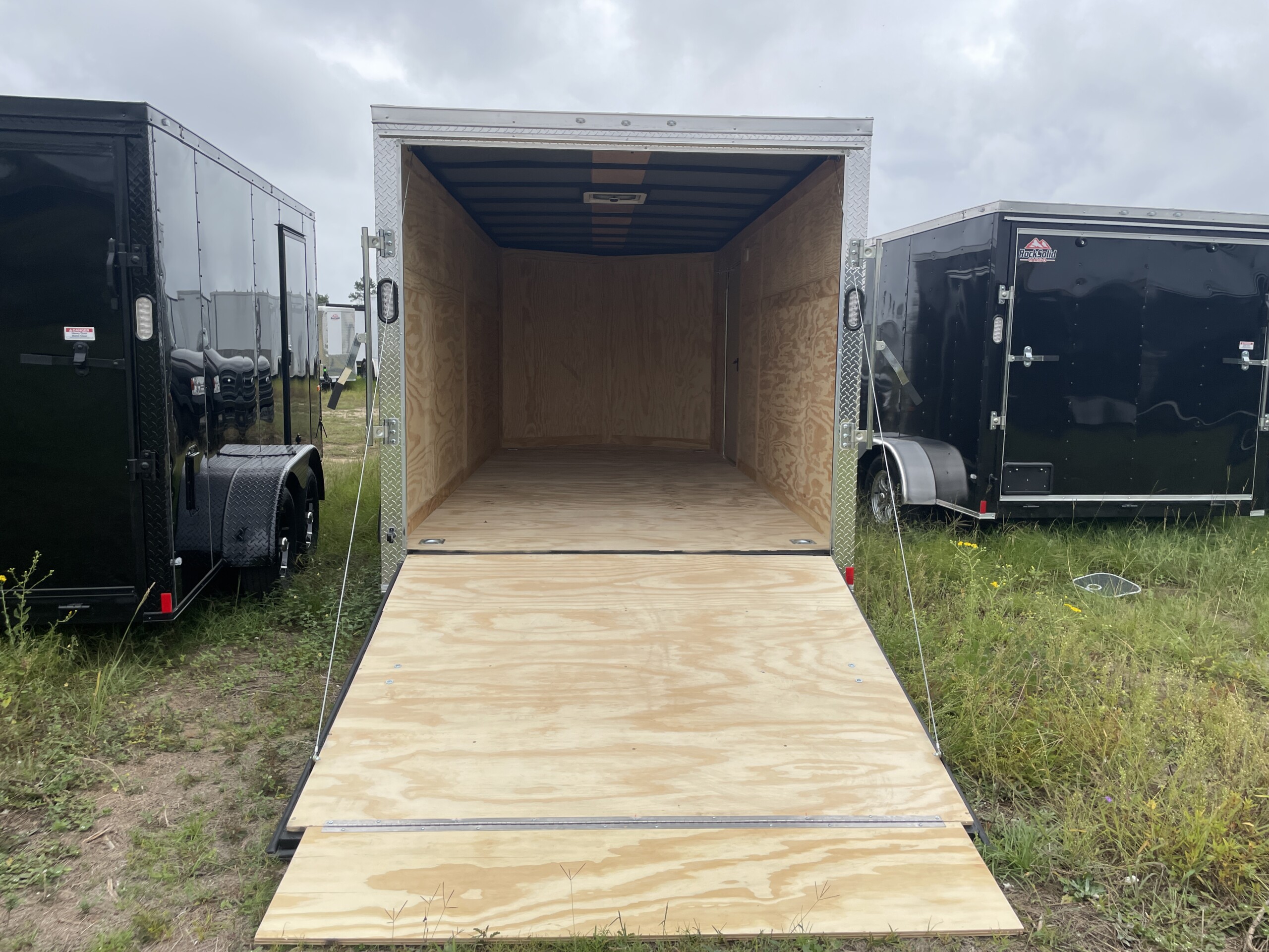 7 X 16 TA ENCLOSED CARGO TRAILER - Image 6