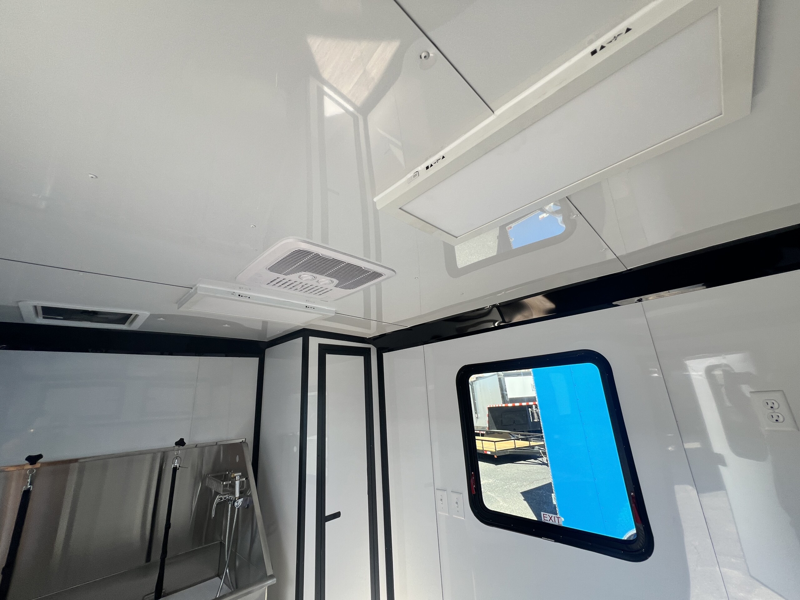 7 X 14 TA PET GROOMING TRAILER - GENESIS SERIES - Image 12