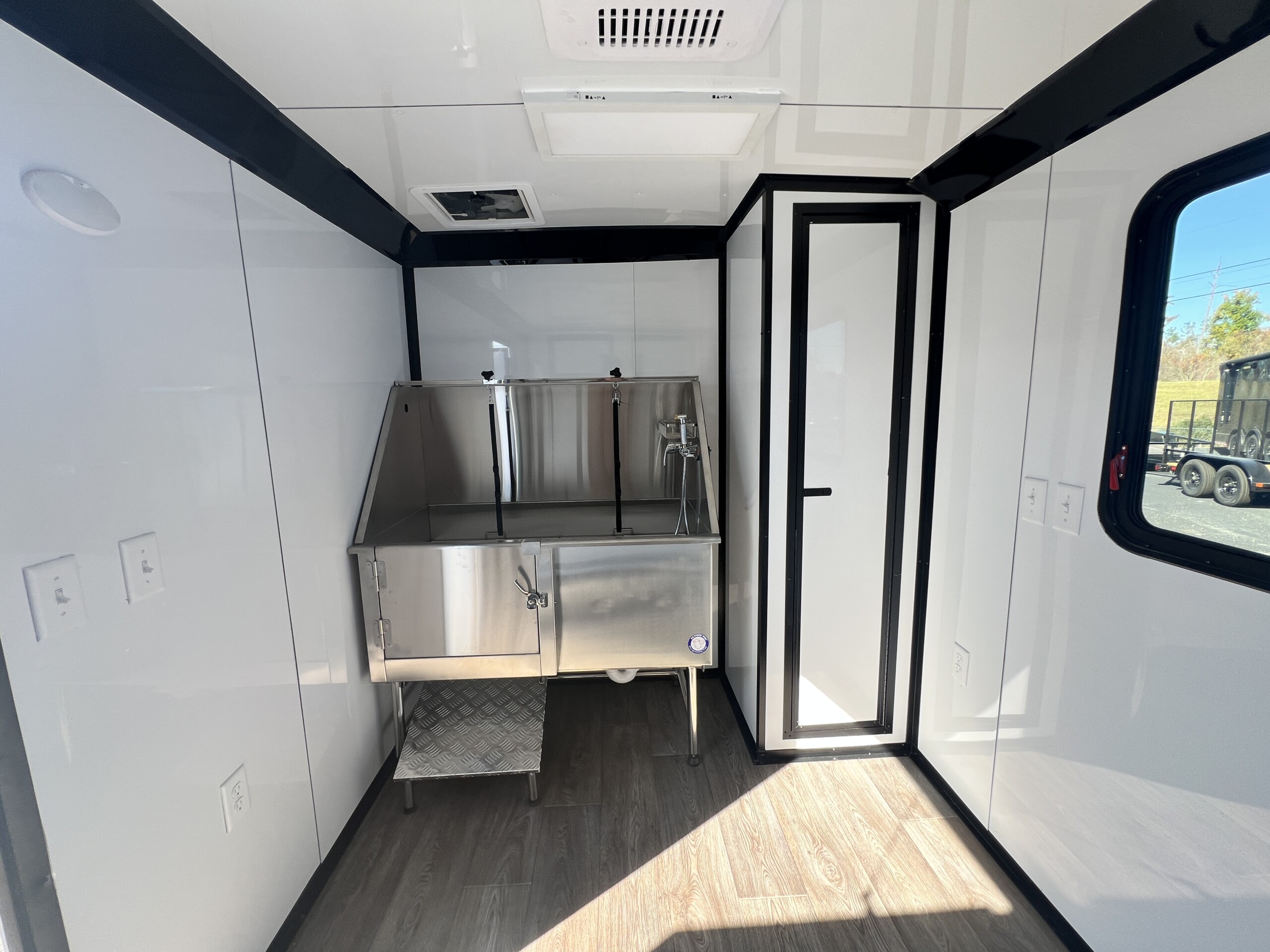 7 X 14 TA PET GROOMING TRAILER - GENESIS SERIES - Image 10