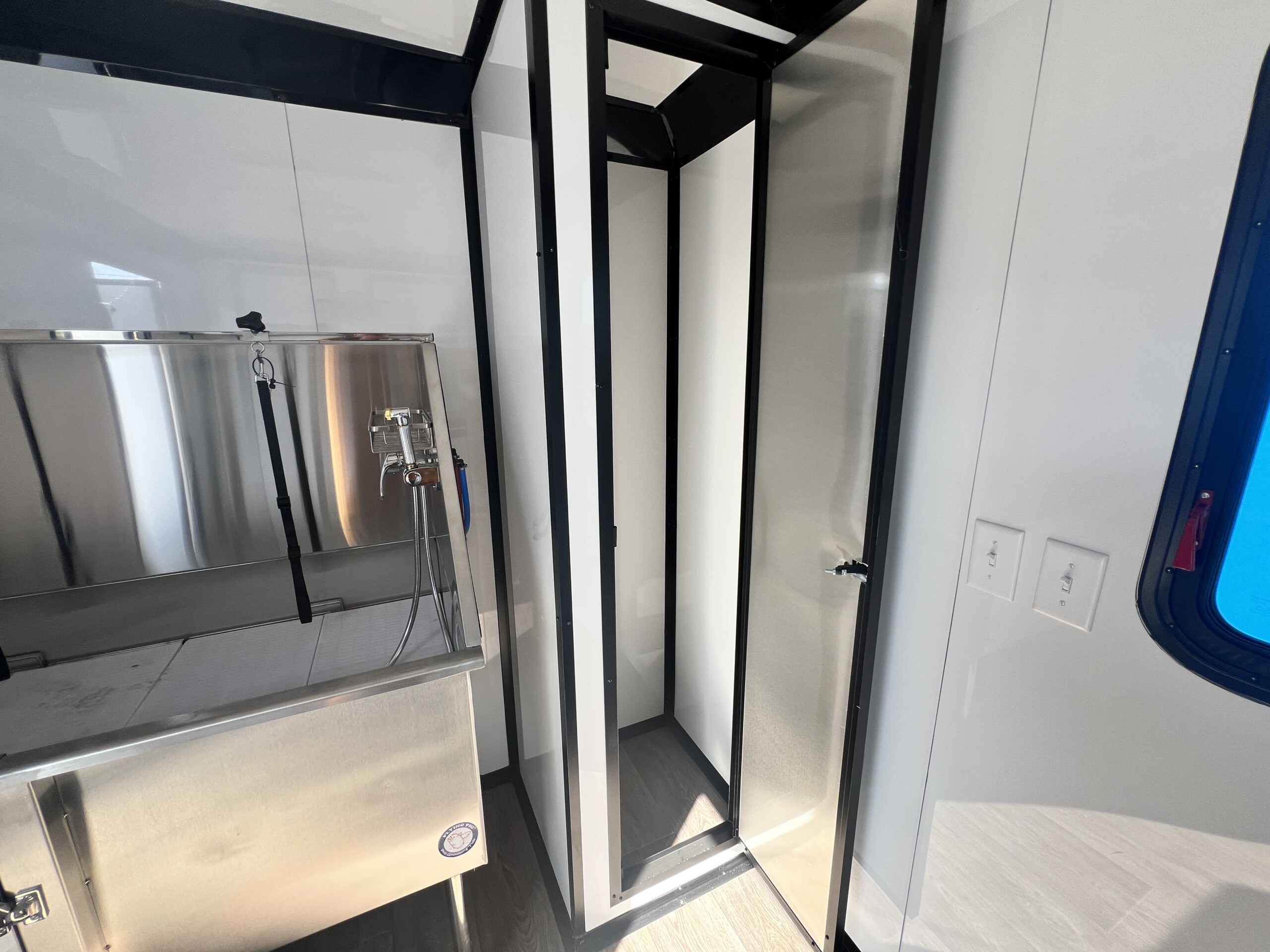 7 X 14 TA PET GROOMING TRAILER - GENESIS SERIES - Image 11