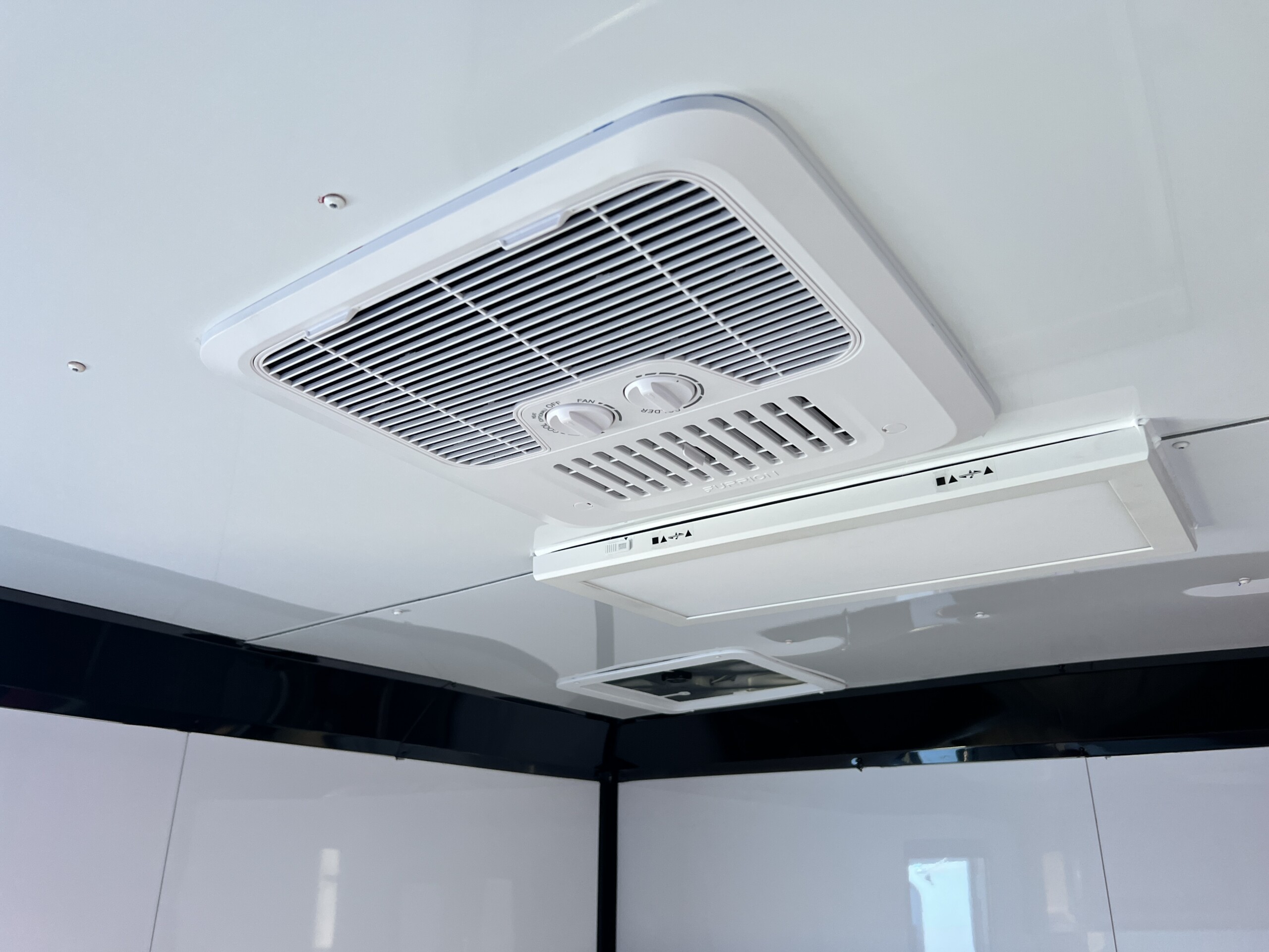 7 X 14 TA PET GROOMING TRAILER - GENESIS SERIES - Image 15