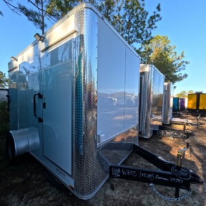 7x12 SINGLE AXLE WHITE RESTROOM TRAILER