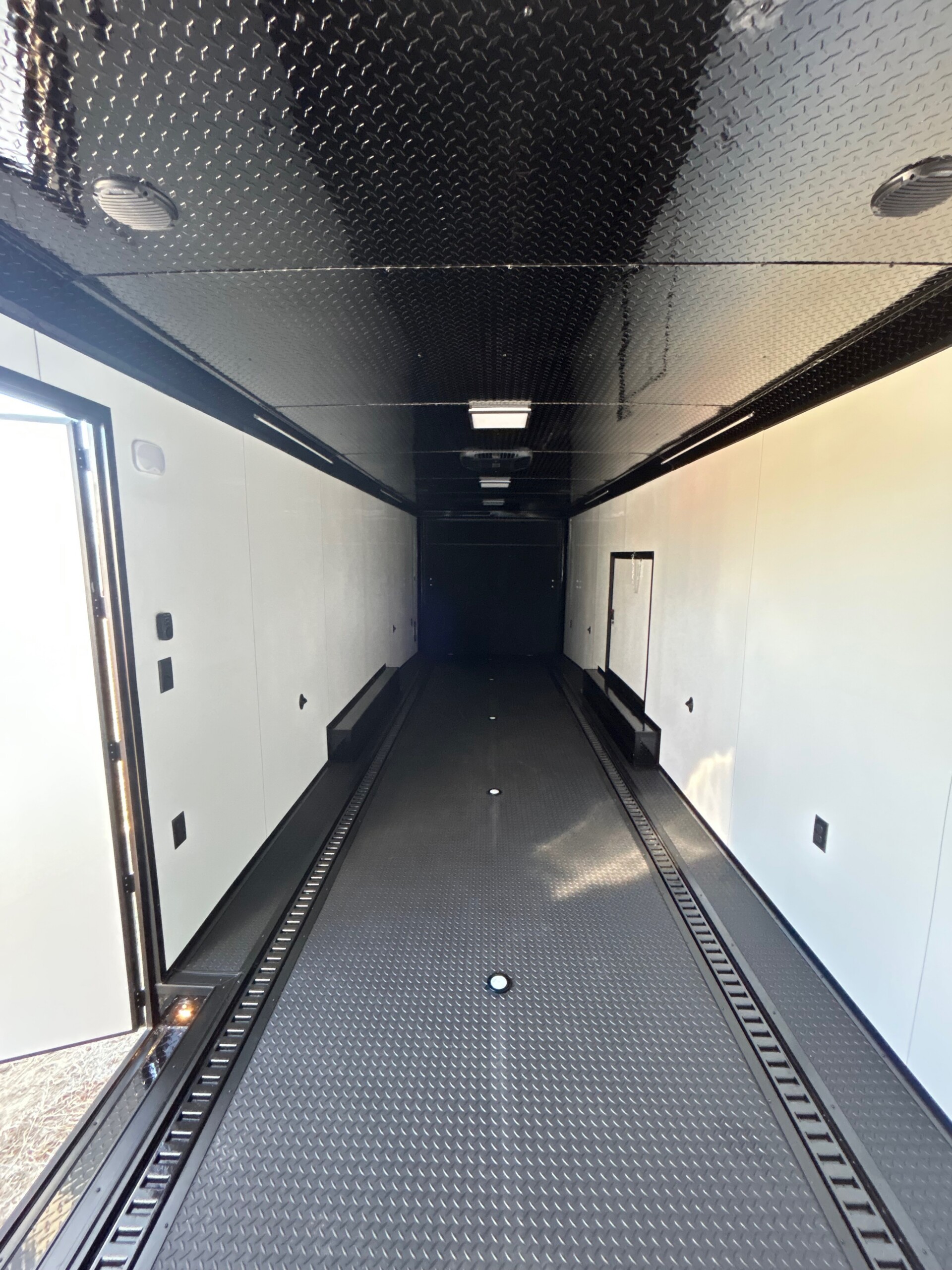 8.5X32TA LOADED RACE TRAILER - Image 14