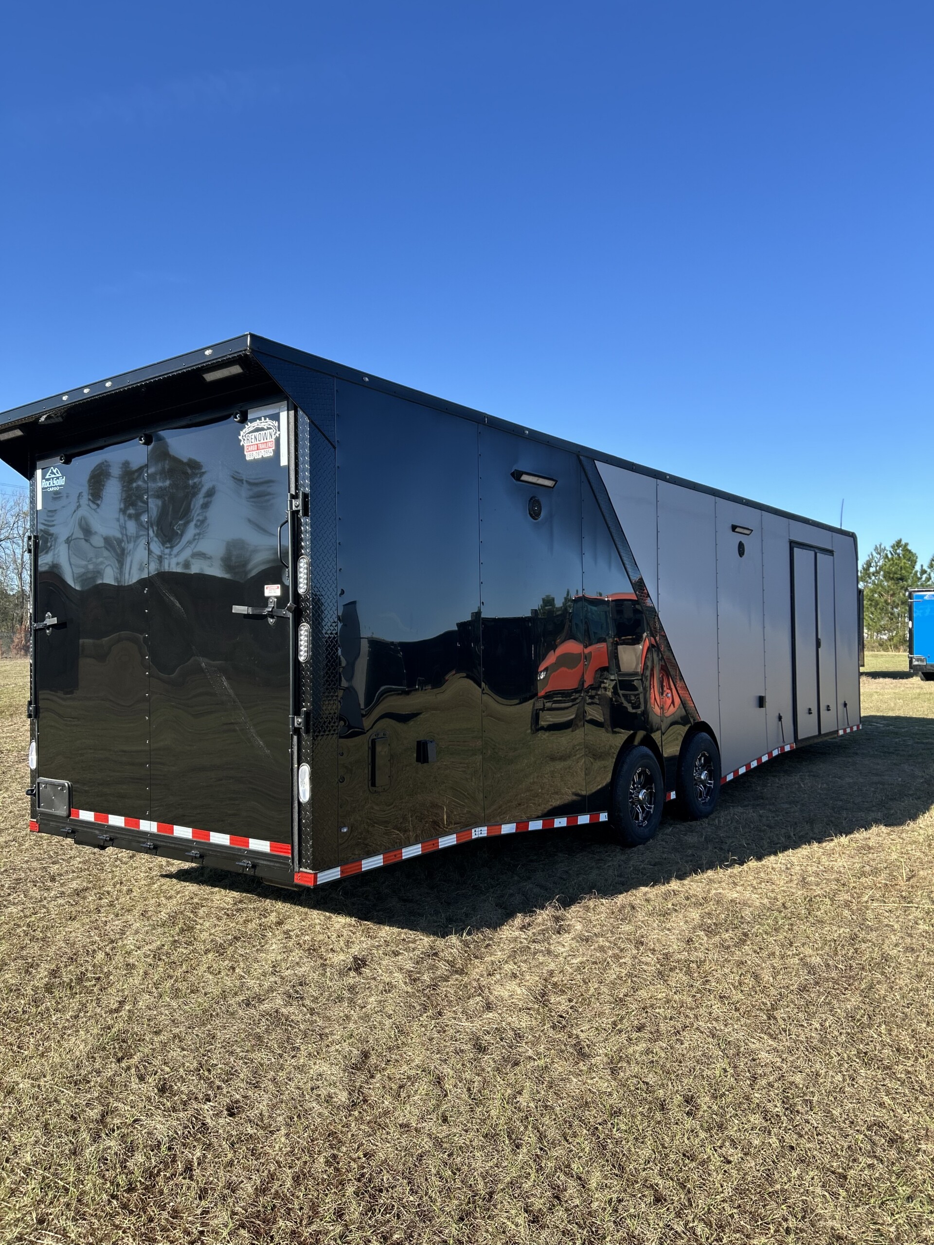 8.5X32TA LOADED RACE TRAILER