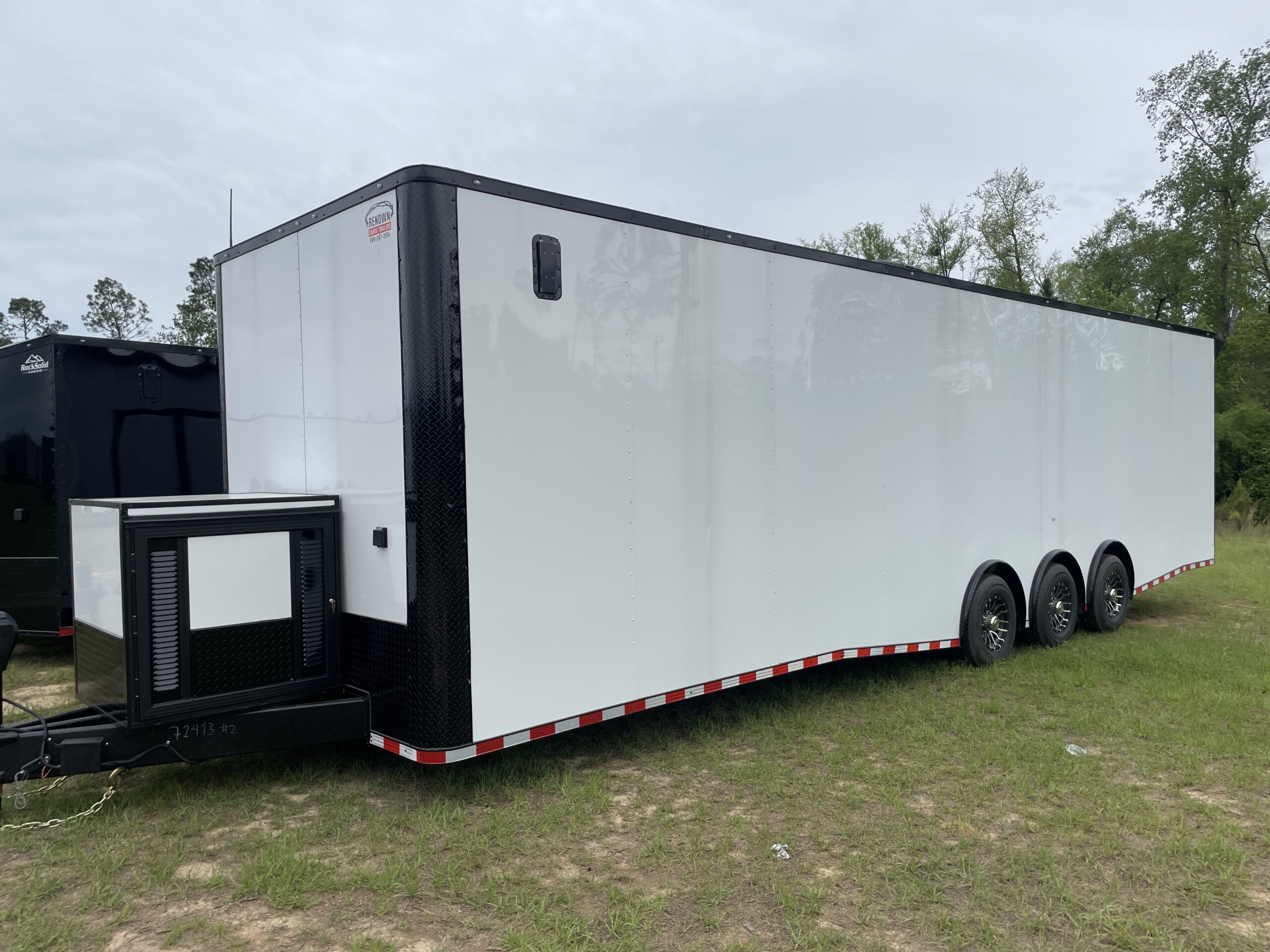 8.5 X 34 TRIPLE AXLE RACE CAR TRAILER - Image 4