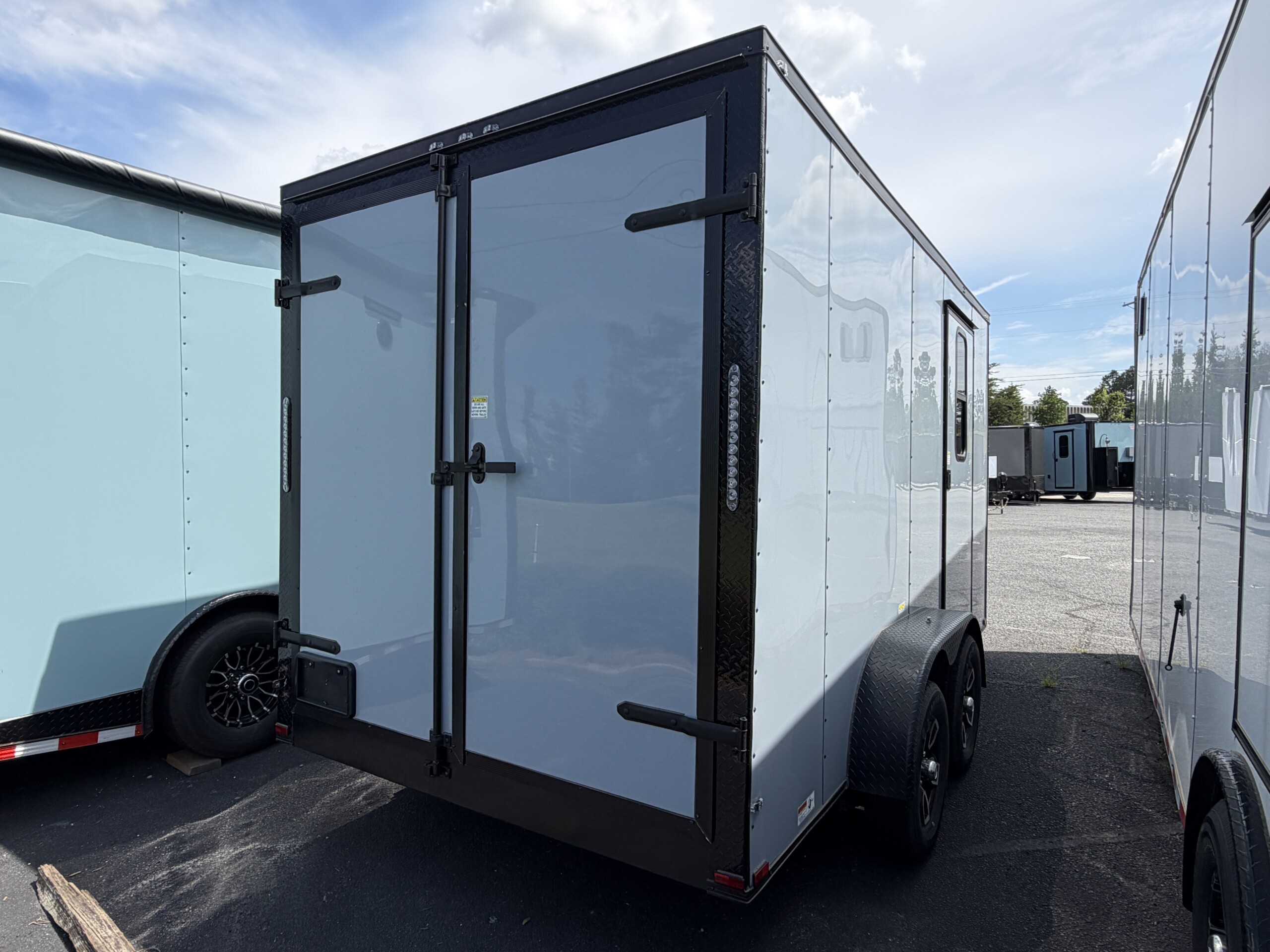 7 X 14 PET GROOMING TRAILER - GENESIS SERIES | Polar Silver - Image 4