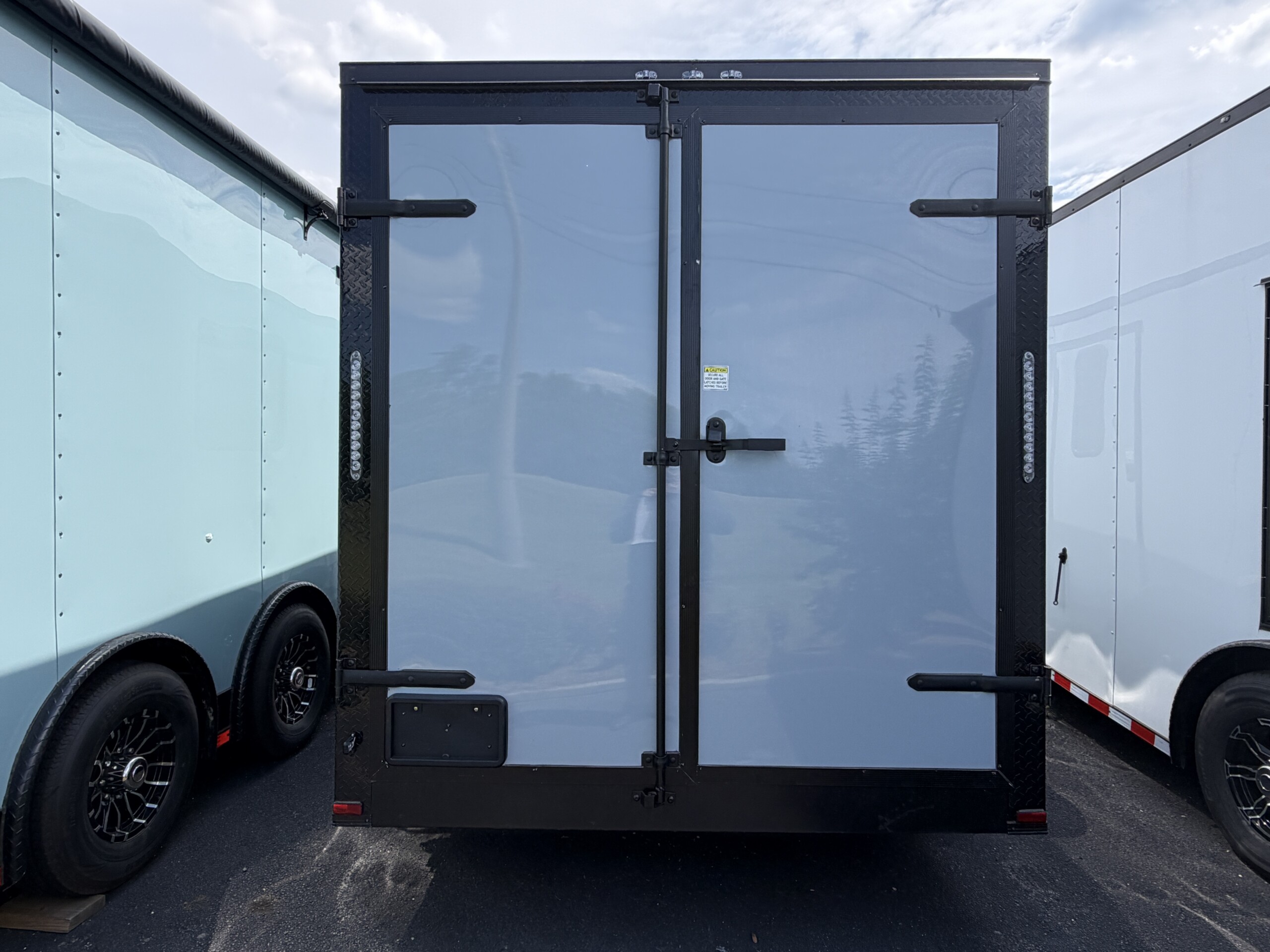 7 X 14 PET GROOMING TRAILER - GENESIS SERIES | Polar Silver - Image 5