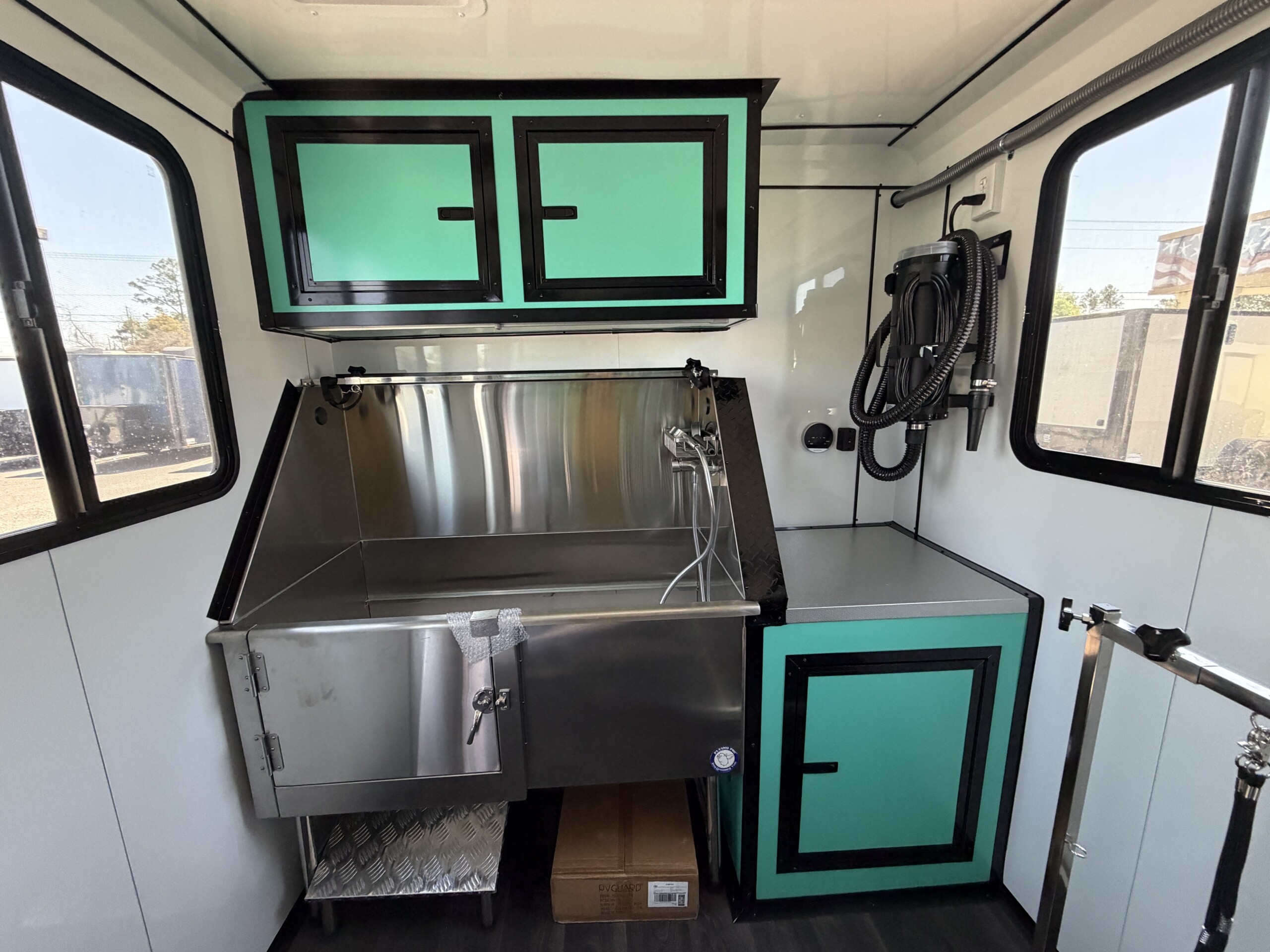 7X14 Legacy Series Mobile Grooming Trailer - Battery Powered - Image 21