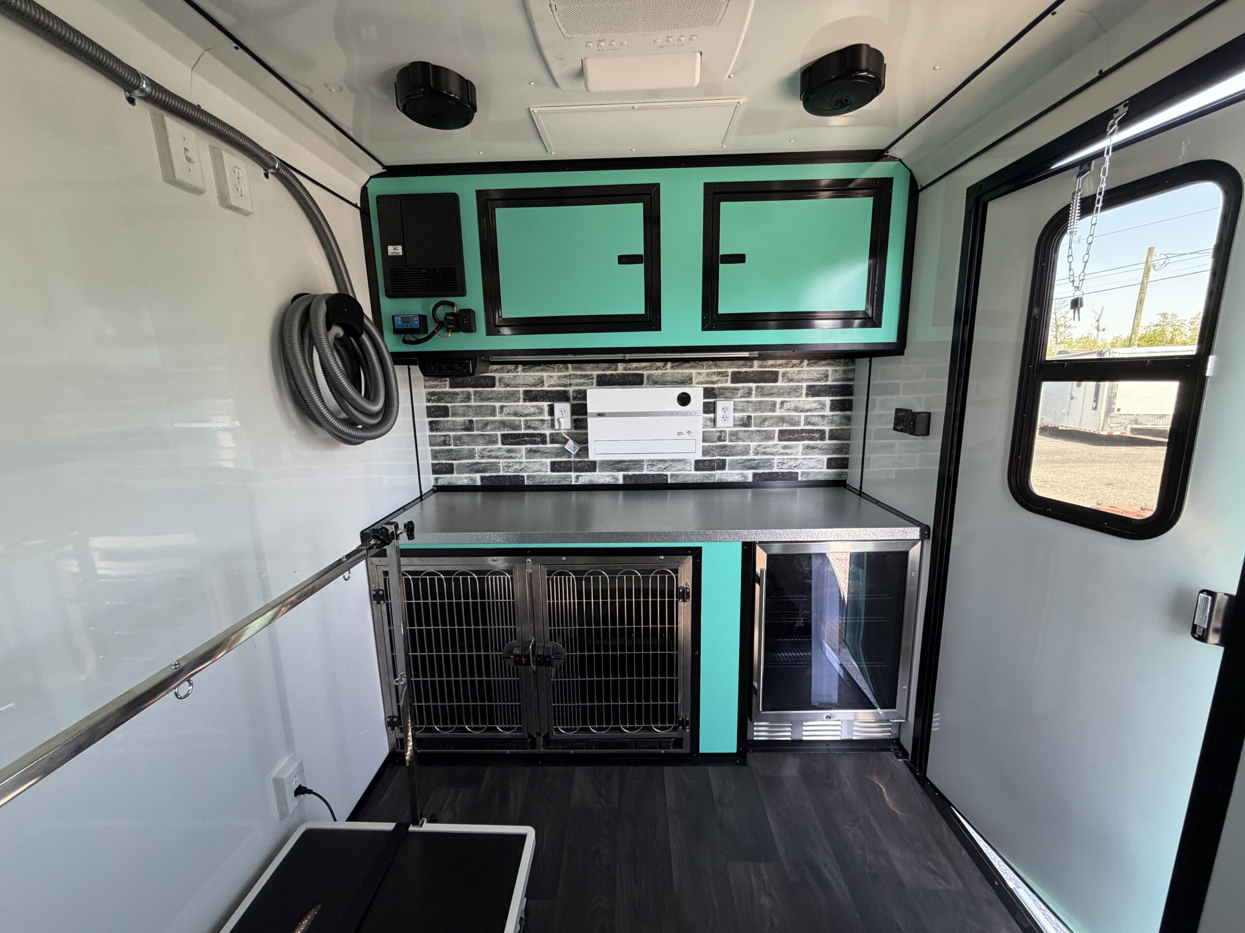 7X14 Legacy Series Mobile Grooming Trailer - Battery Powered - Image 22