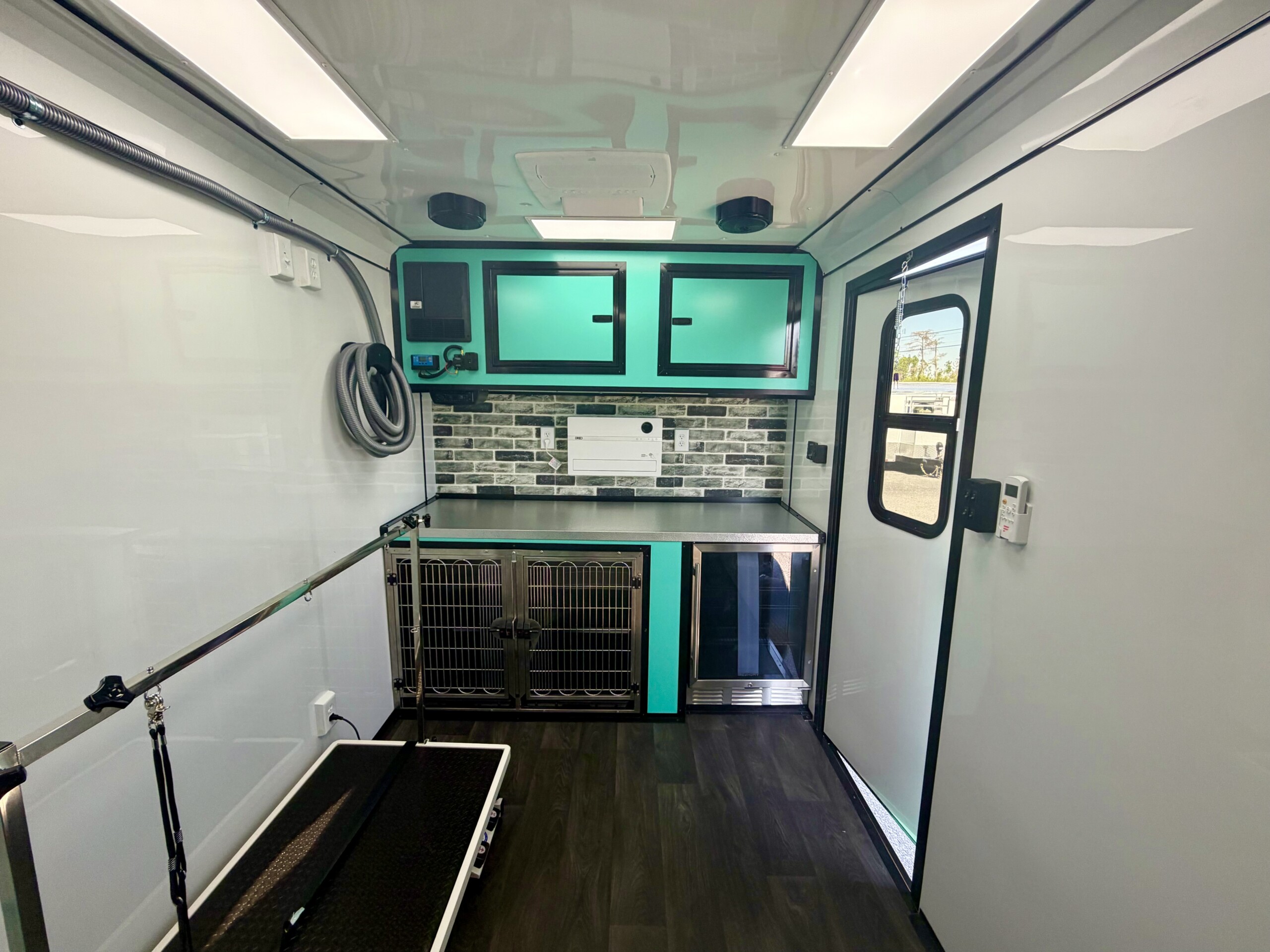 7X14 Legacy Series Mobile Grooming Trailer - Battery Powered - Image 14