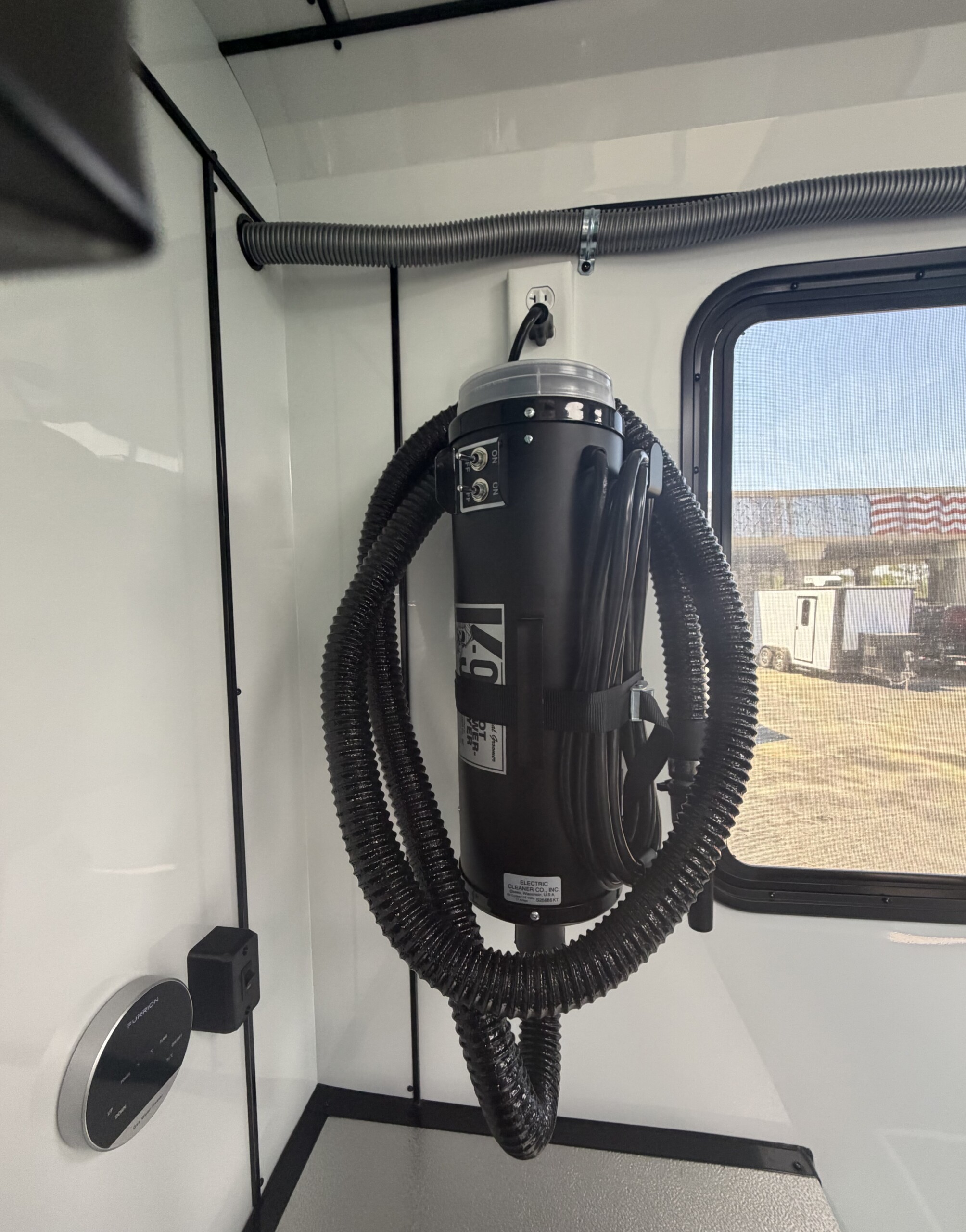 7X14 Legacy Series Mobile Grooming Trailer - Battery Powered - Image 12