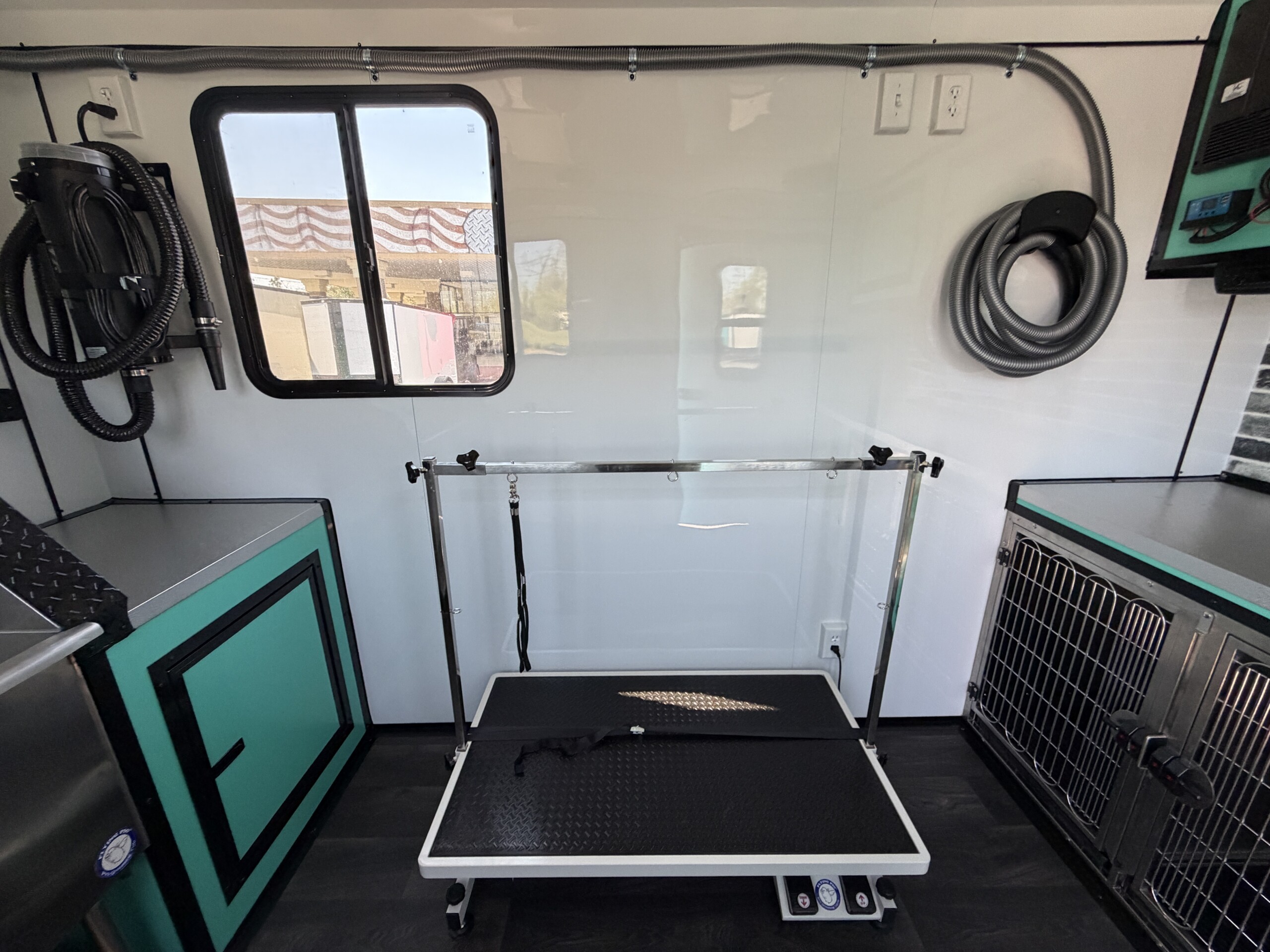 7X14 Legacy Series Mobile Grooming Trailer - Battery Powered - Image 16