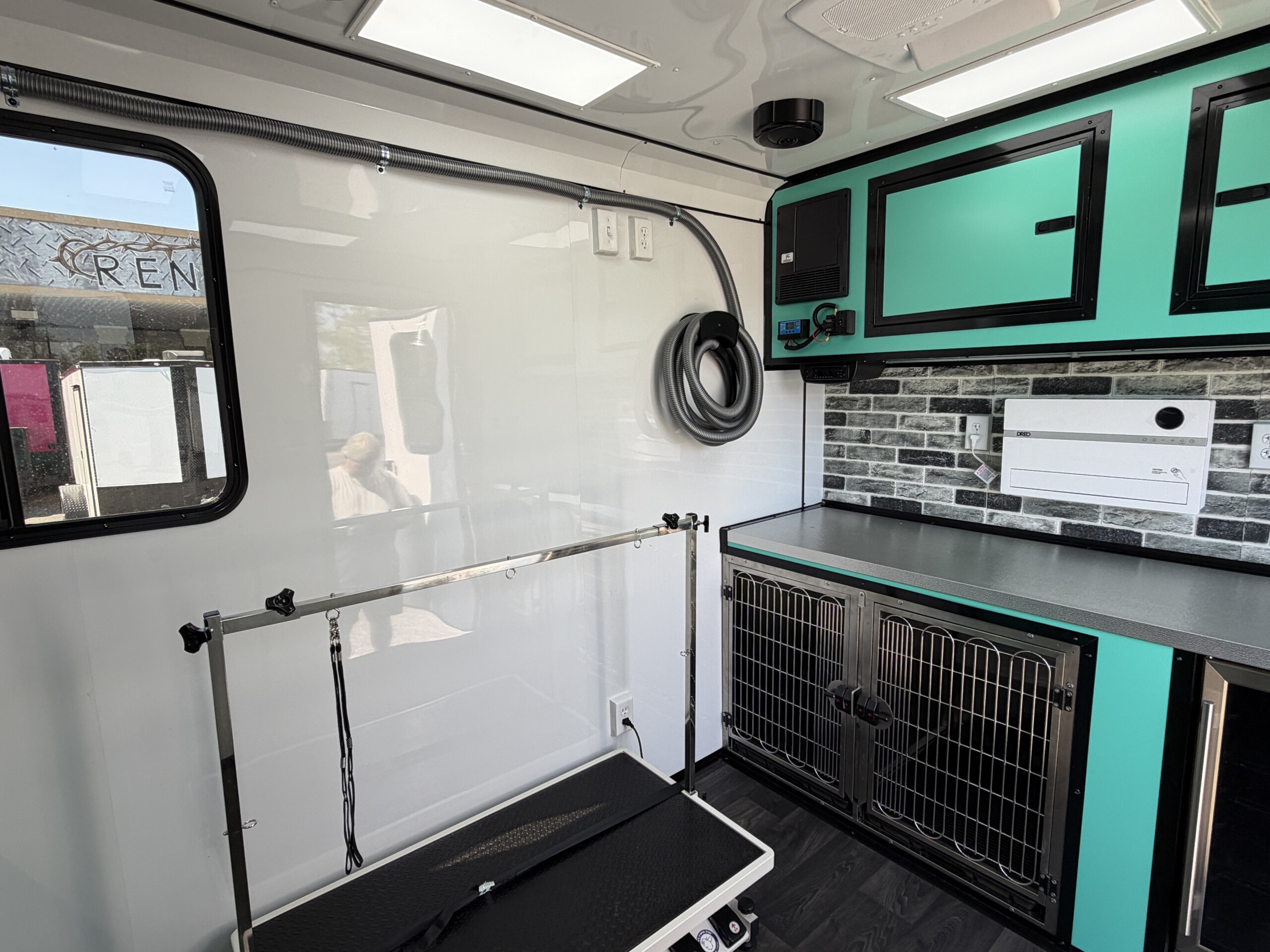7X14 Legacy Series Mobile Grooming Trailer - Battery Powered - Image 40