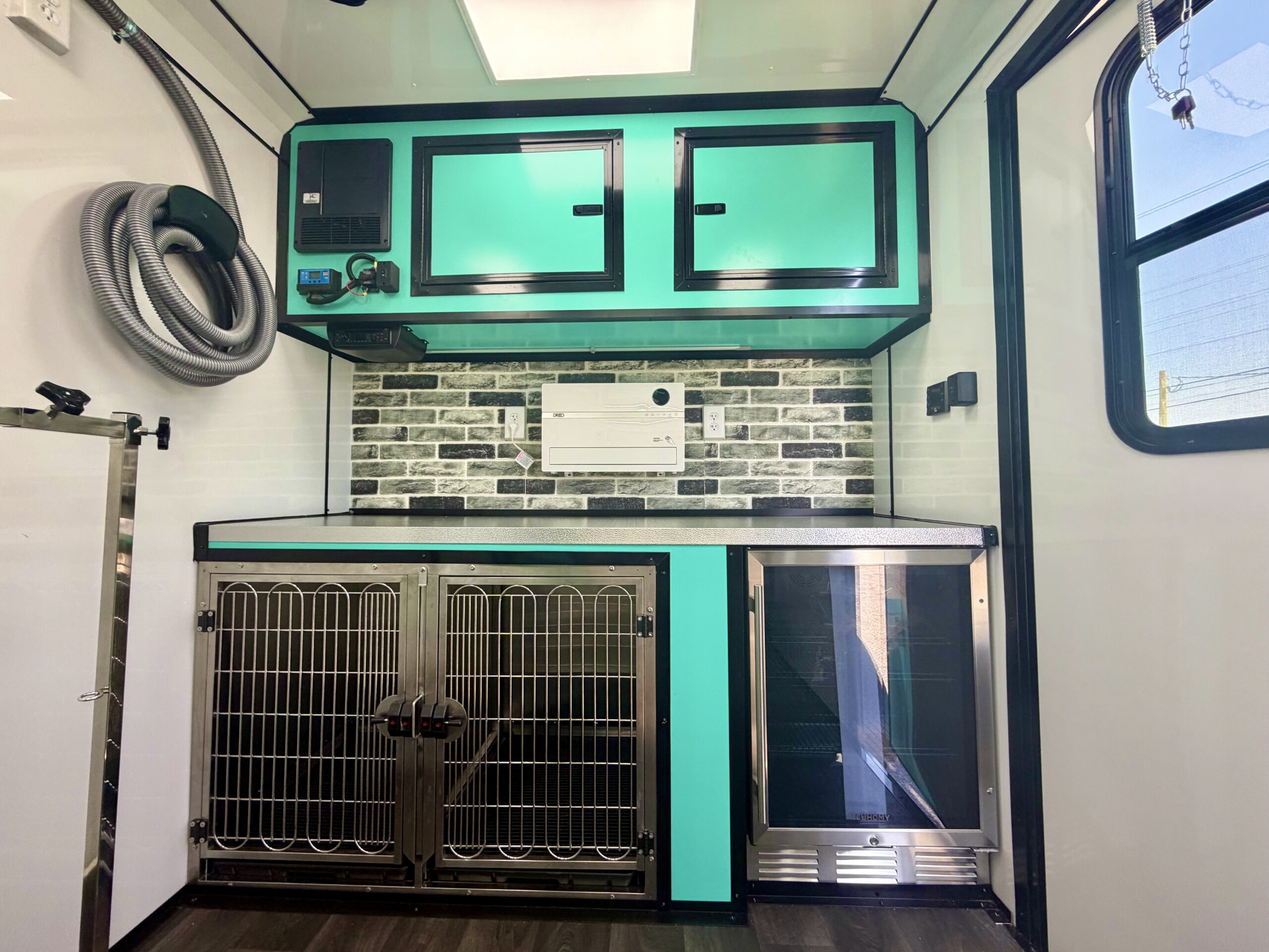 7X14 Legacy Series Mobile Grooming Trailer - Battery Powered - Image 18