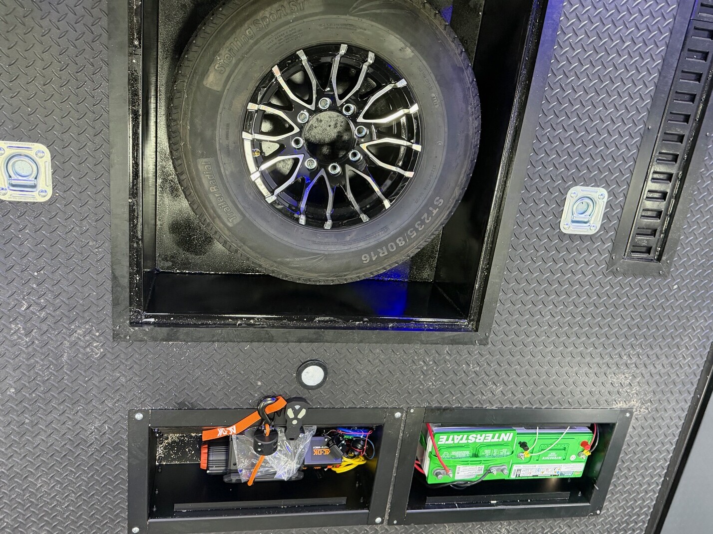 8.5 X 28TA RACE TRAILER | LOADED & RACE READY - Image 4