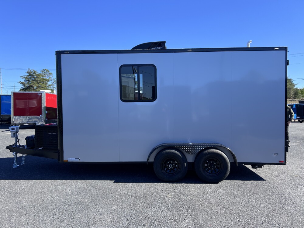 7X16 PET GROOMING TRAILER